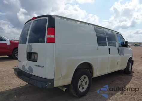 2004 Chevrolet Express from USA, damaged, VIN 1GCFG15X441229119